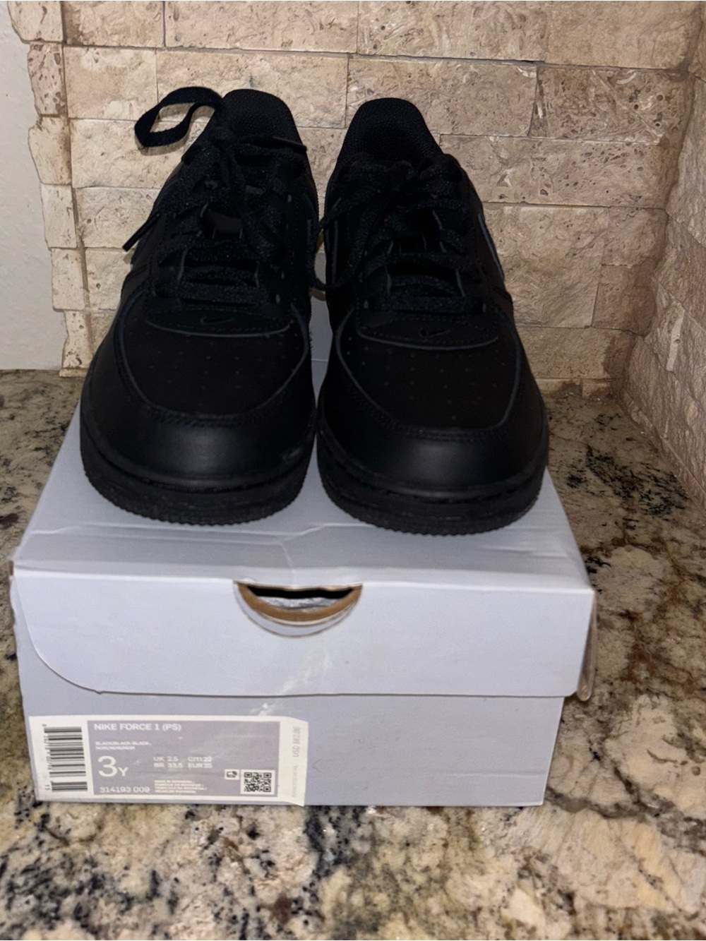 Nike Black Low-Top Youth Sneakers